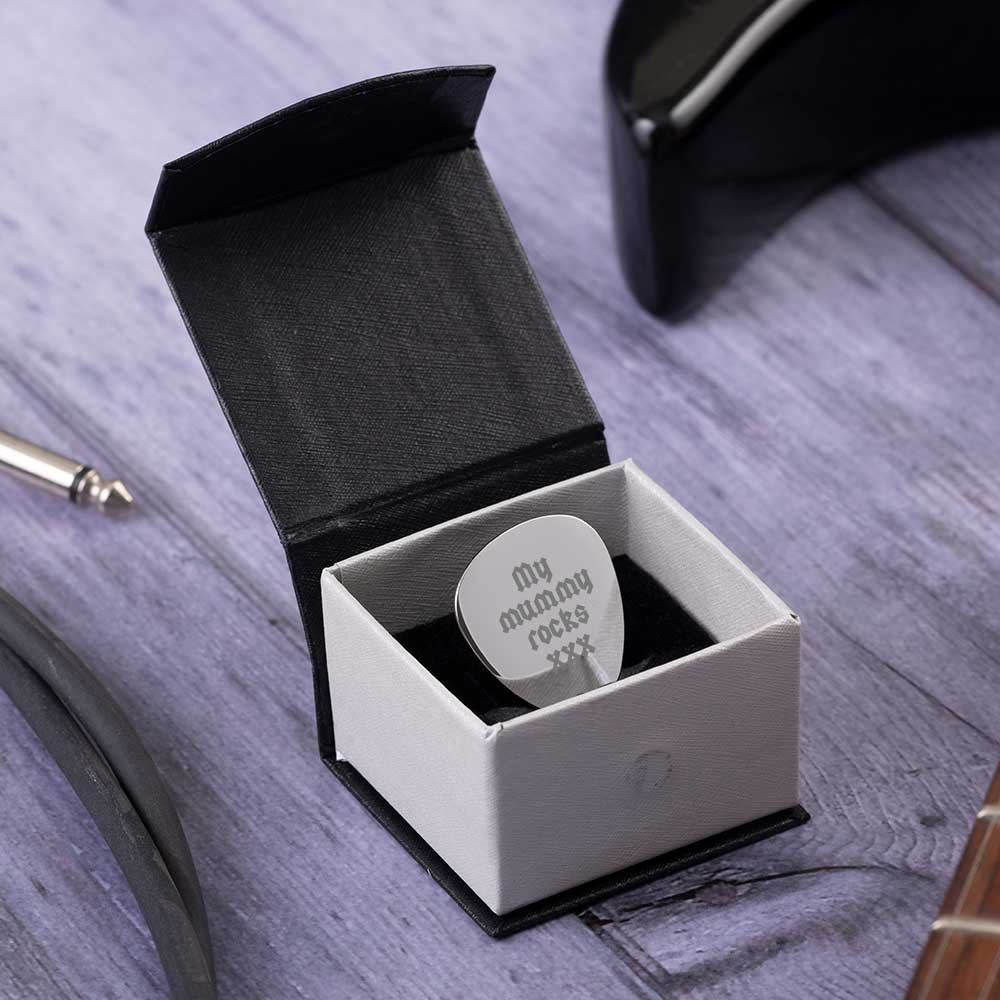 Plectrum in a Magnetic Box